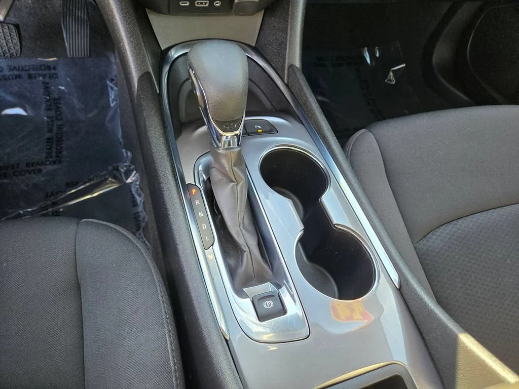 Used 2024 Summit White Chevrolet 1LT image 22