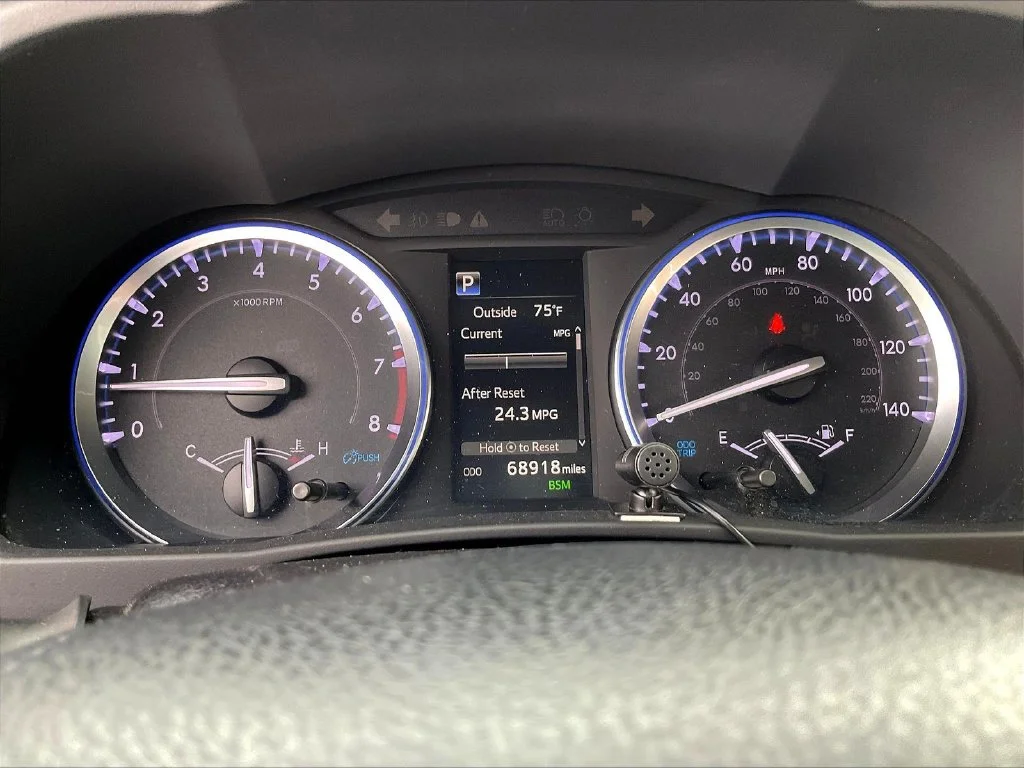 Used 2019 Blizzard Pearl Toyota XLE image 14
