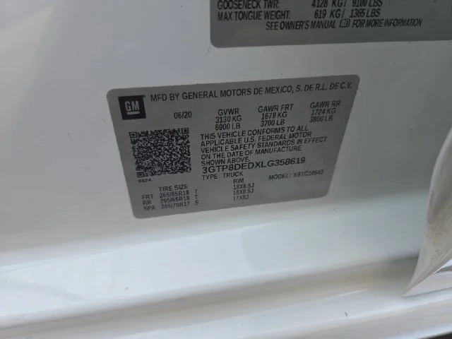 Used 2020 White GMC SLT image 31