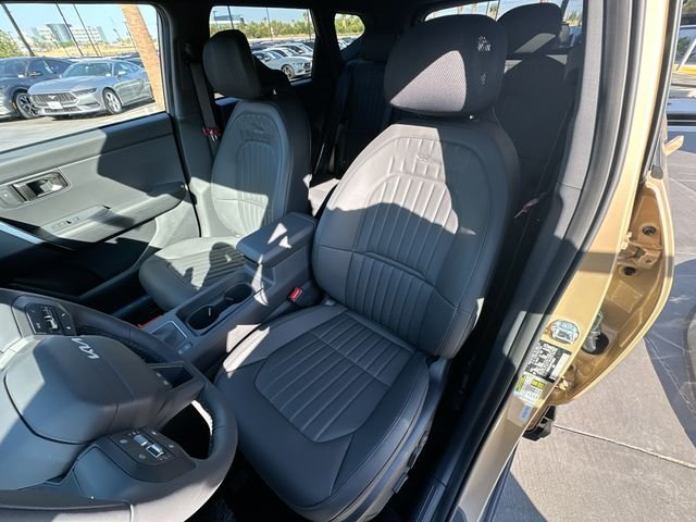 New 2027 Terrain Brown Kia X-Line S image 21