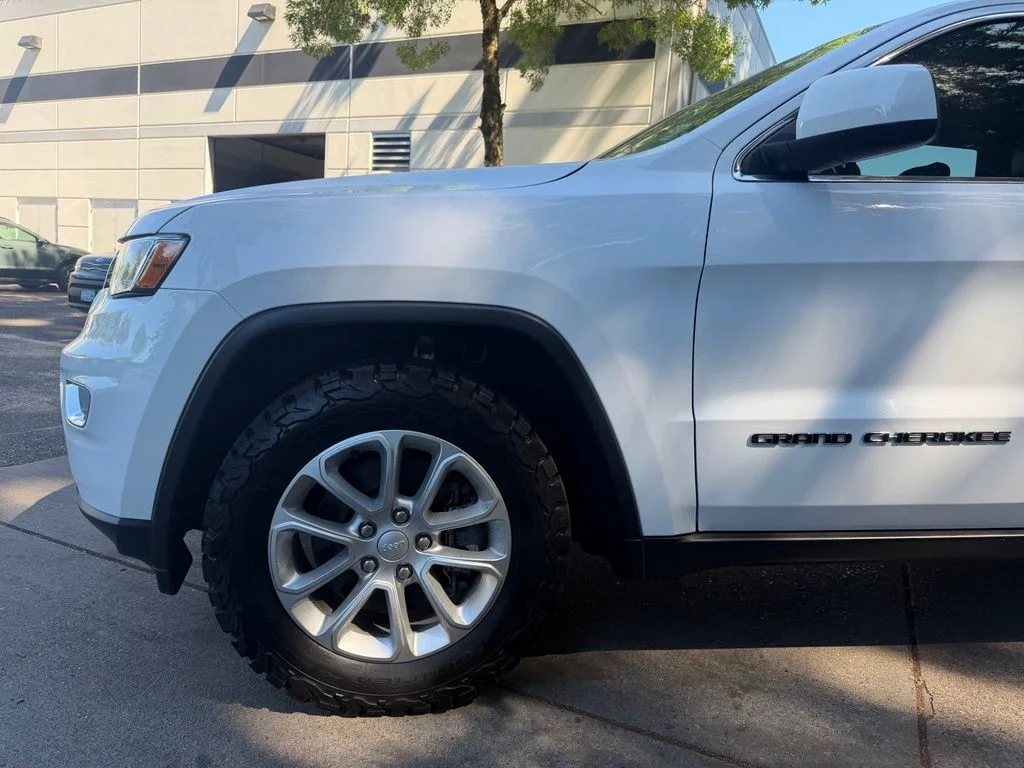 Used 2021 Bright White Clearcoat Jeep Laredo X image 7