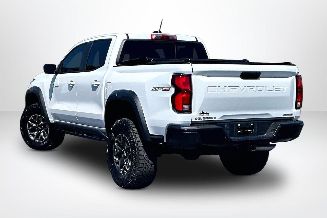 Used 2023 Summit White Chevrolet 4WD Crew Cab Short Box ZR2 image 5