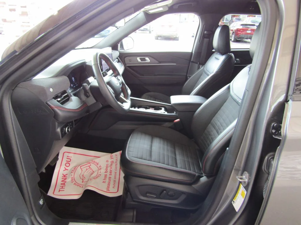 Used 2025 Gray Ford ST-Line image 24