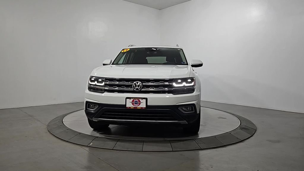 Used 2019 White Volkswagen SEL image 9