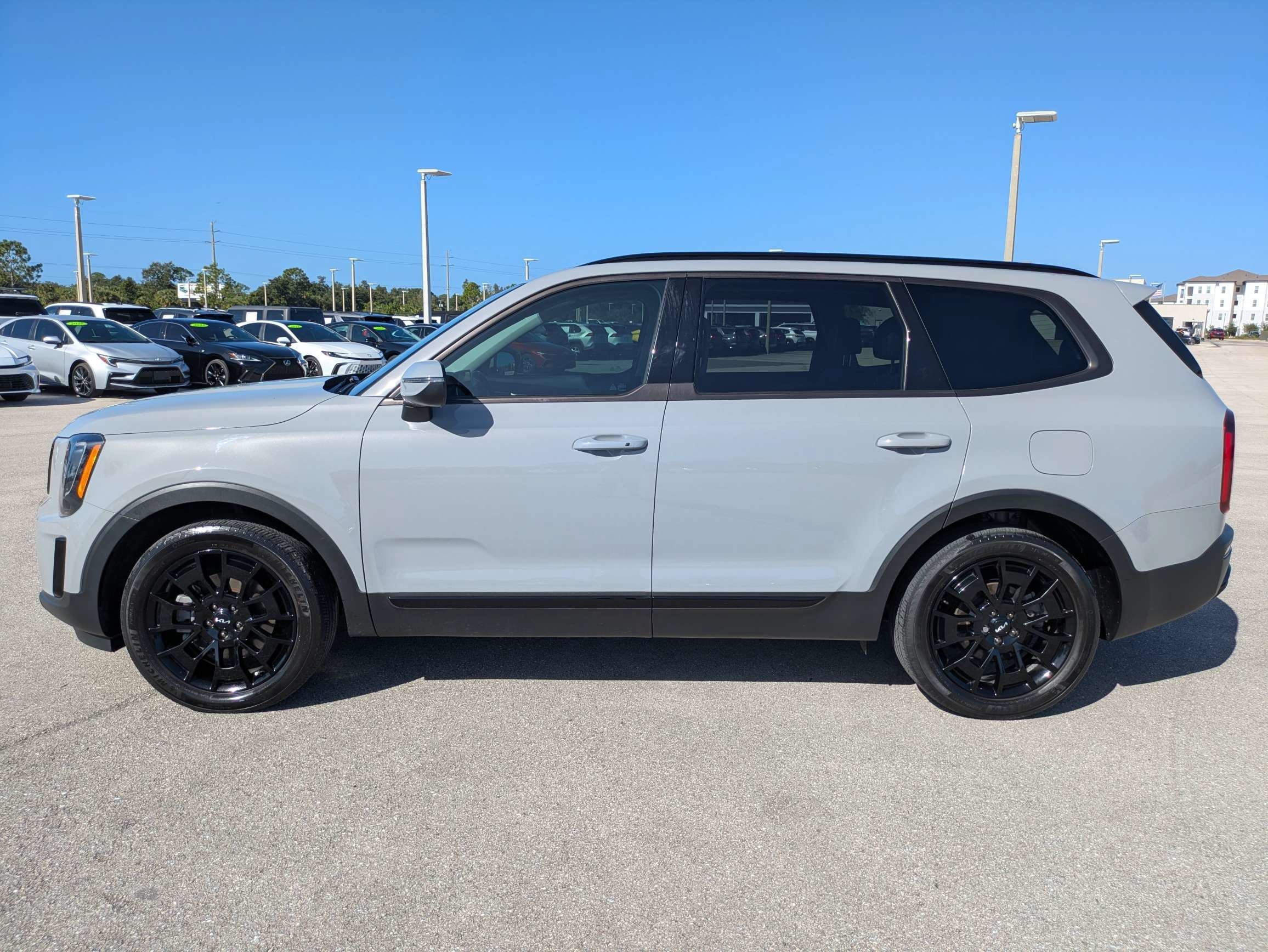 Certified Used 2022 Wolf Gray Kia EX image 7