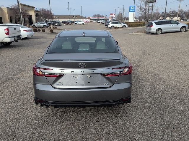 2026 Toyota Camry SE - Photo 18