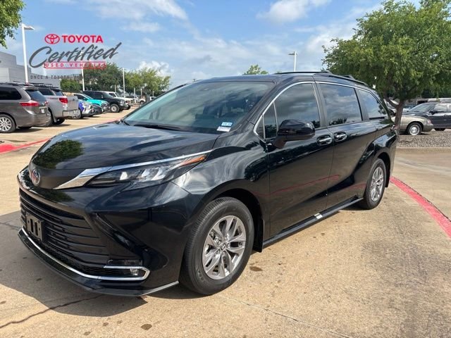 2024 Toyota Sienna XLE