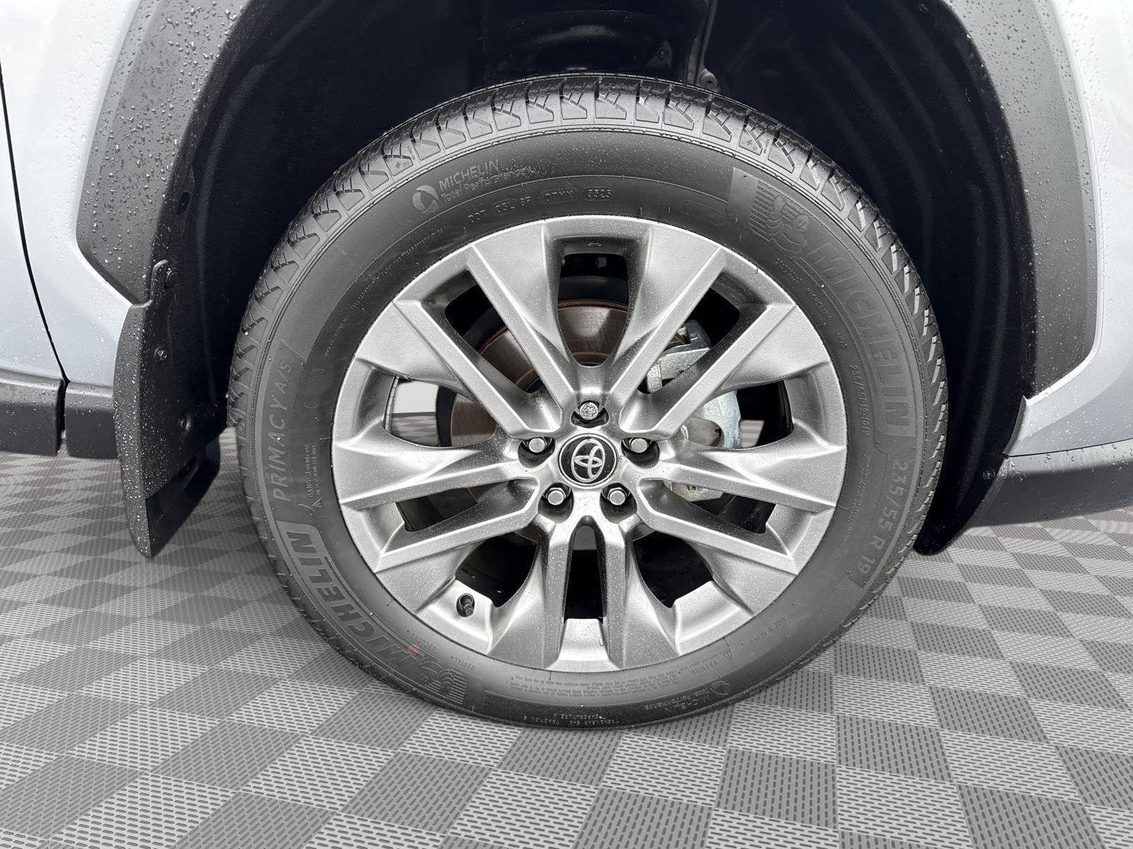 Certified Used 2025 Silver Sky Metallic Toyota XLE Premium image 12