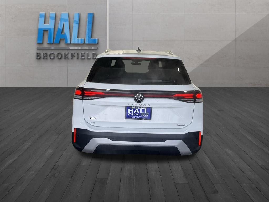 New 2026 White/off-white Volkswagen 2.0T SE image 4