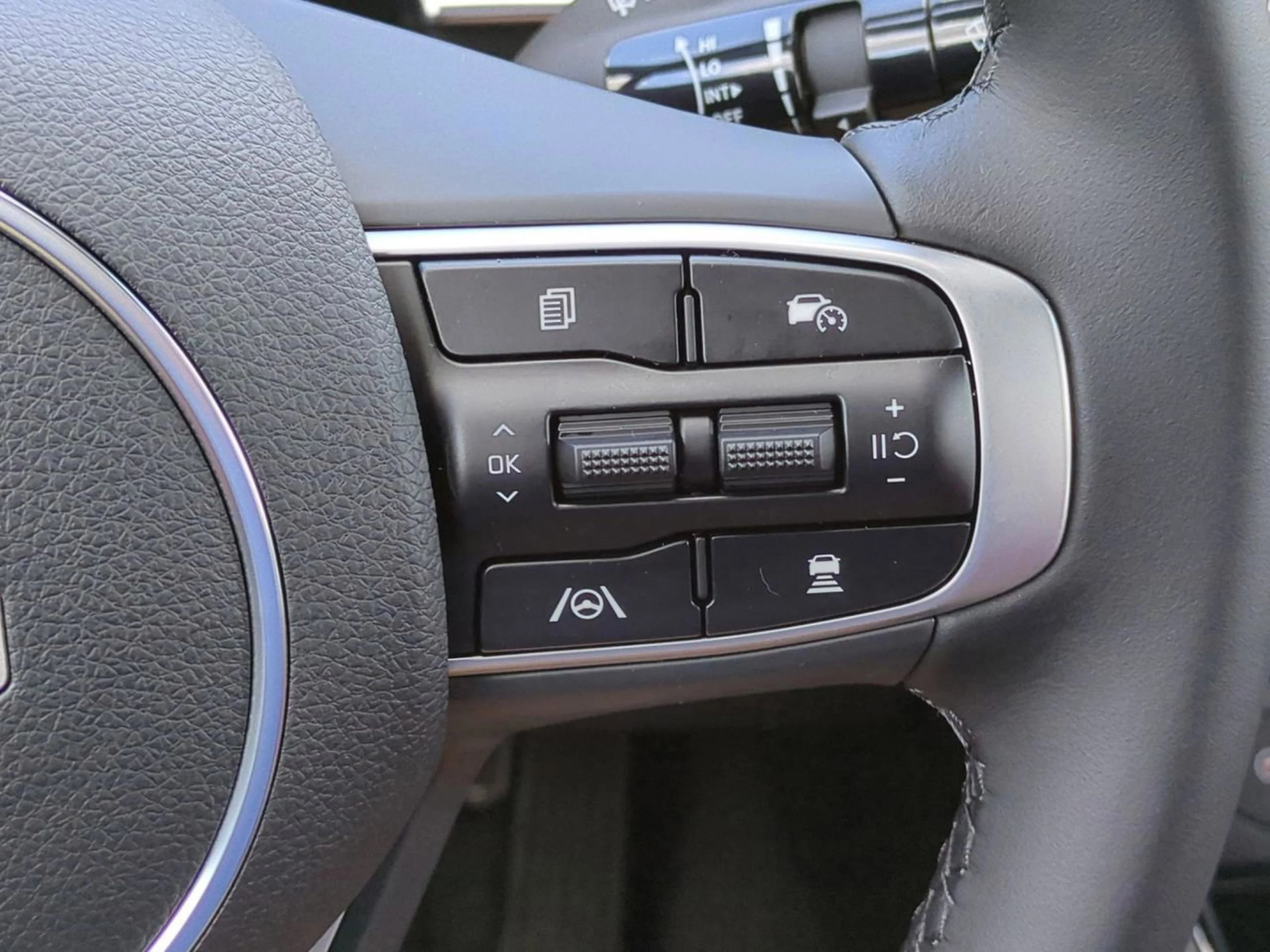 New 2026 Wolf Gray Kia GT-Line image 31