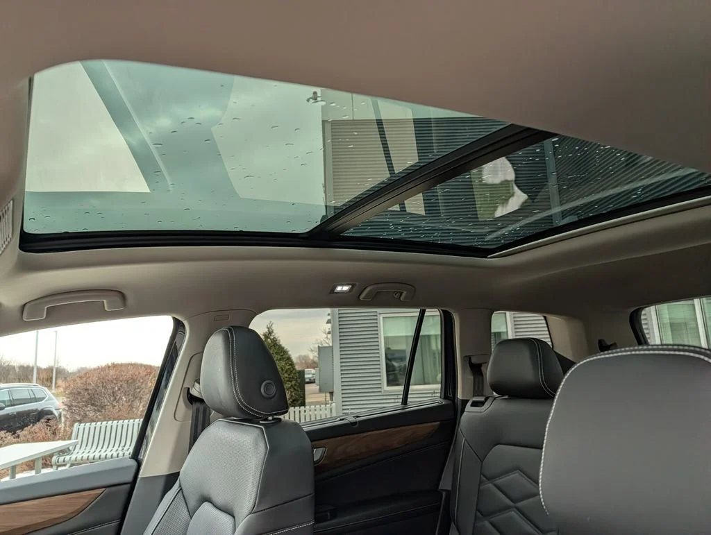 New 2026 Black Volkswagen 2.0T SE w/Technology image 11
