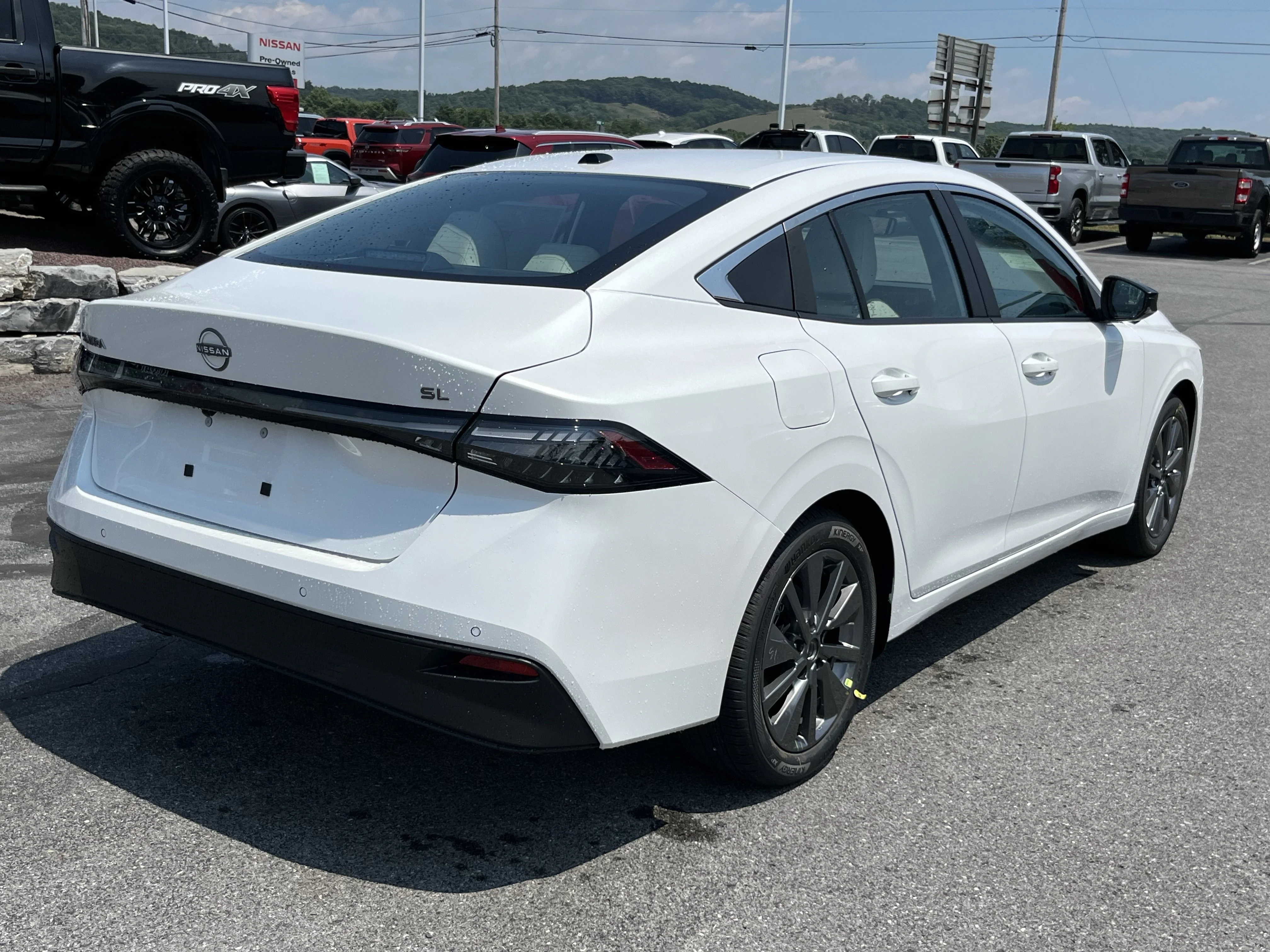 New 2026 Aspen White TriCoat Nissan SL image 5