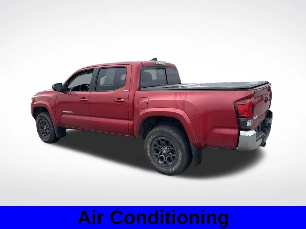 Used 2018 Barcelona Red Metallic Toyota SR5 image 3