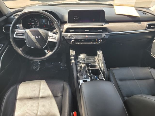 Used 2022 Green Kia EX image 16