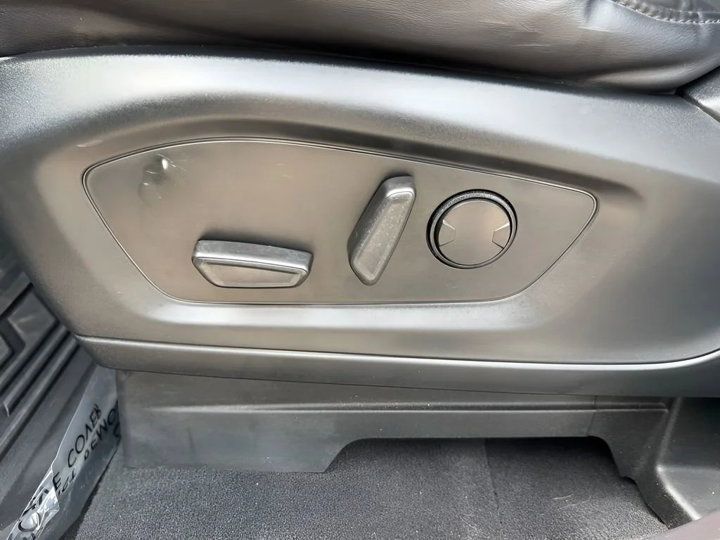 Used 2021  Ford XLT image 10