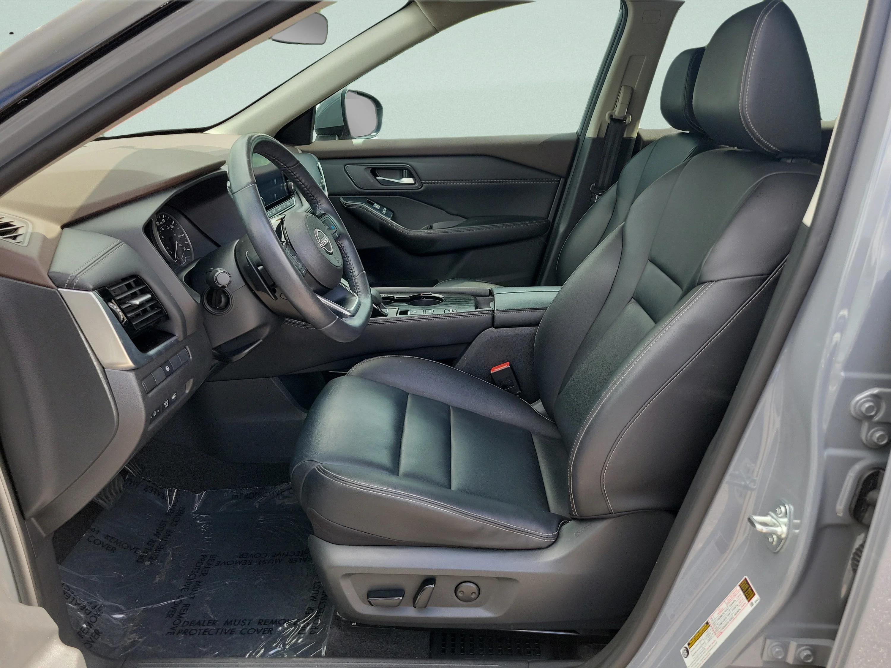 Used 2023 Boulder Gray Pearl Nissan SL image 24