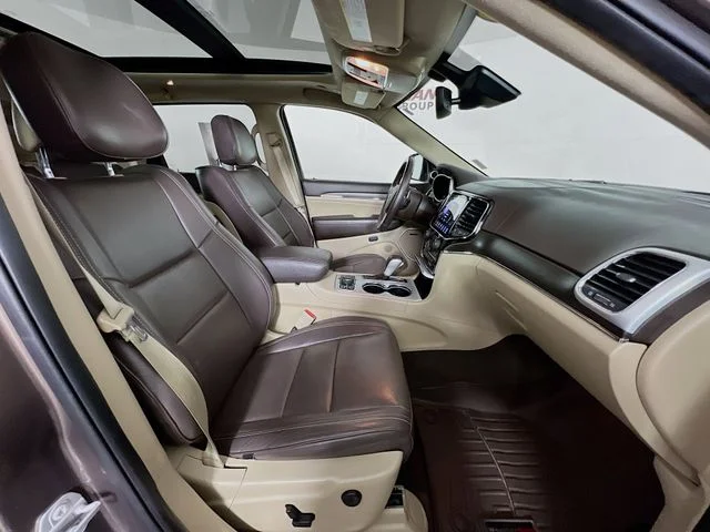 Used 2020 Brown Jeep Summit image 41