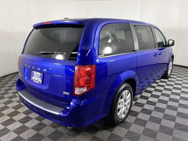 Used 2018 Blue Dodge SE image 6