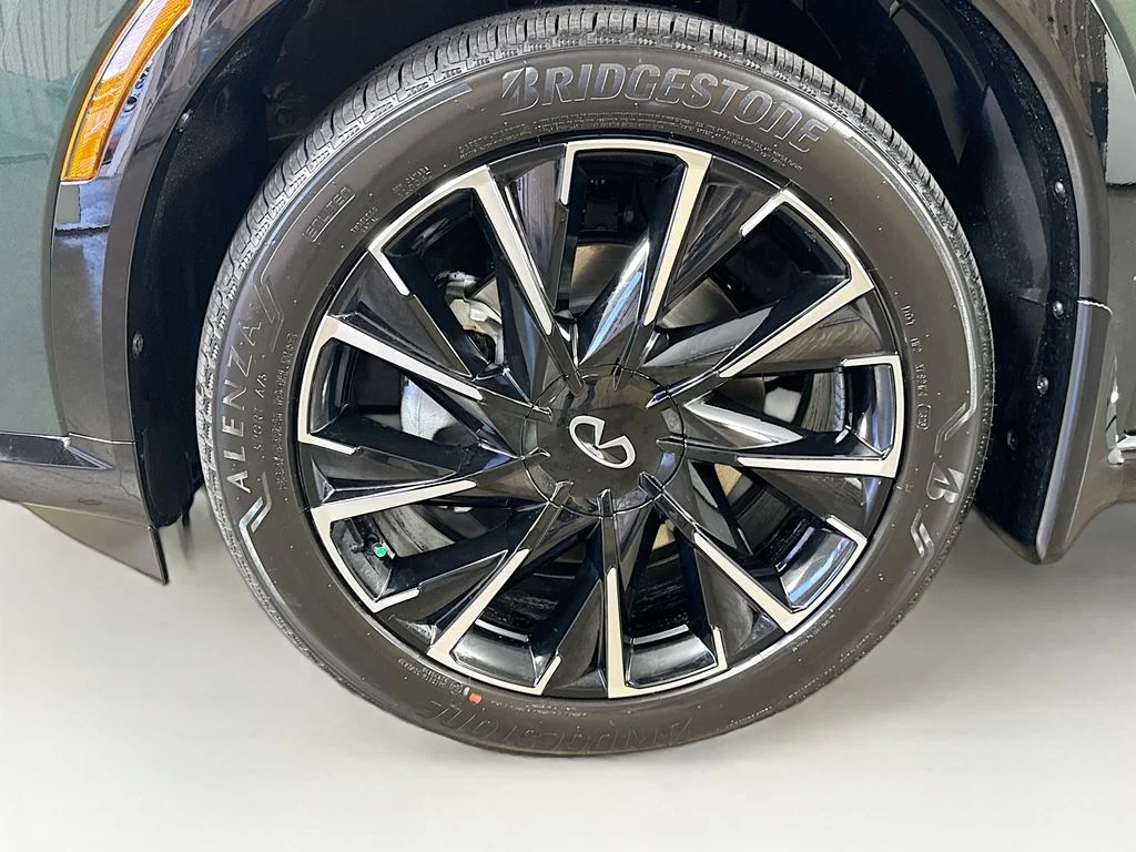New 2027 2T DEEP EMRD INFINITI SPORT image 39