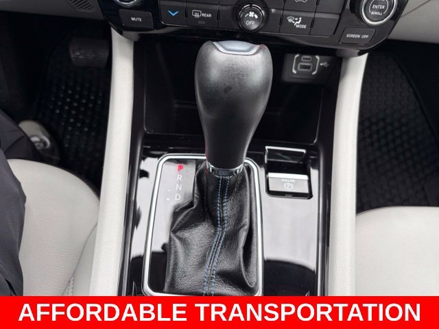 Used 2022 Black Jeep Latitude image 23