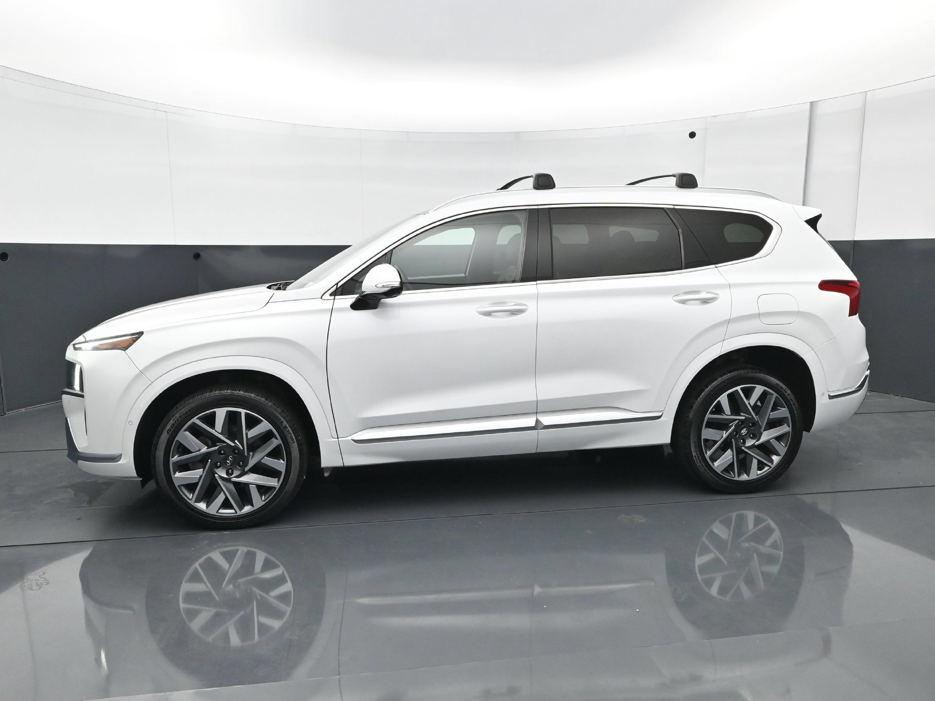 Used 2022 White Hyundai Calligraphy AWD image 3