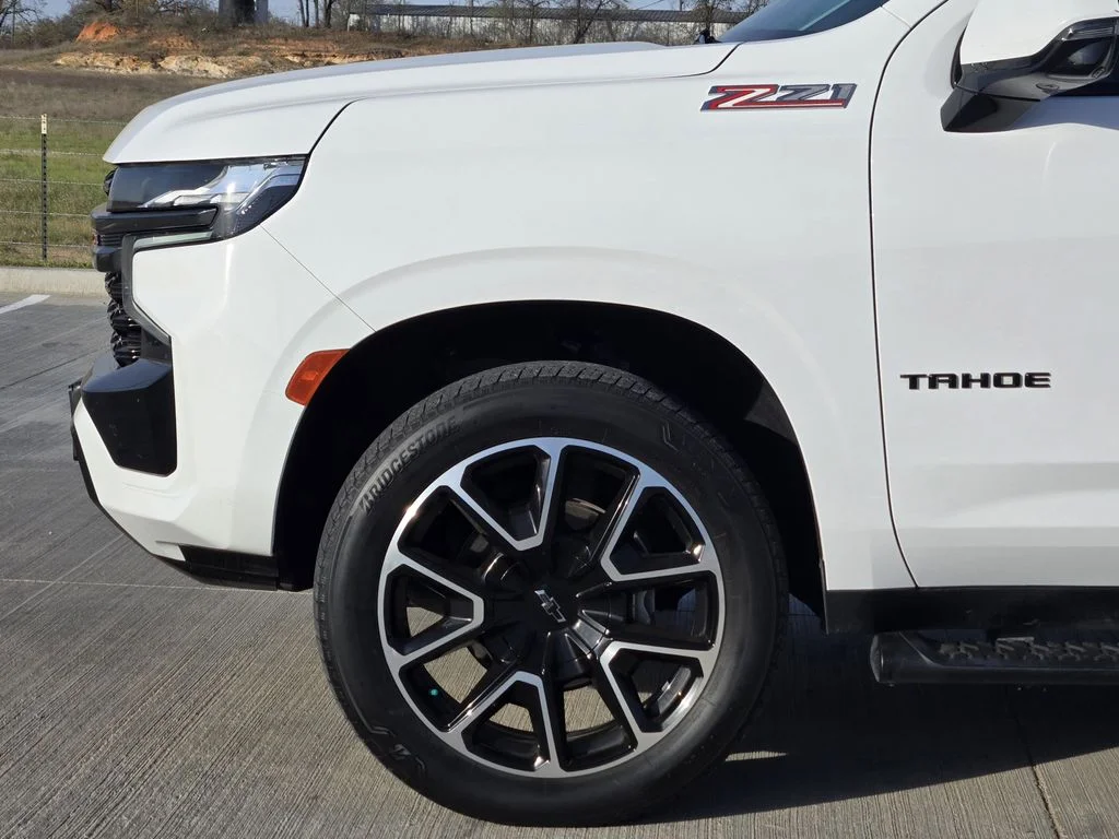Used 2021 White Chevrolet Z71 image 7