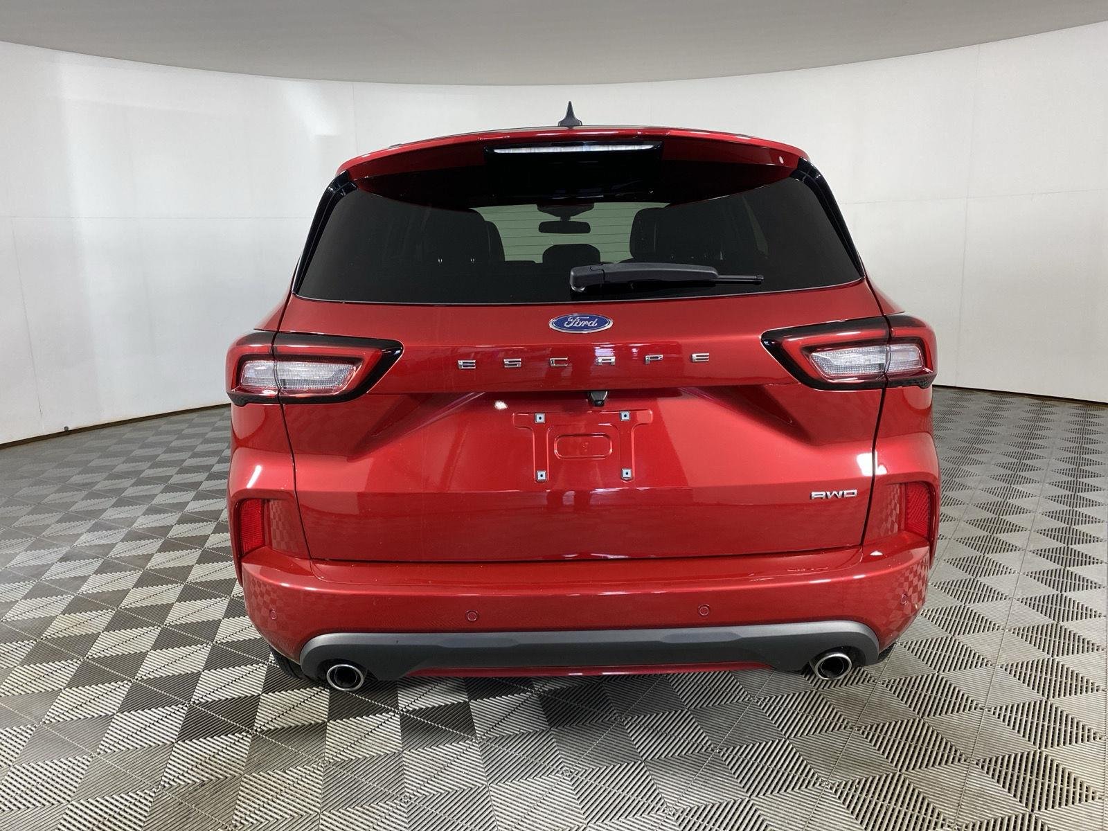 Used 2024 Rapid Red Metallic Tinted Clearcoat Ford ST-Line image 9