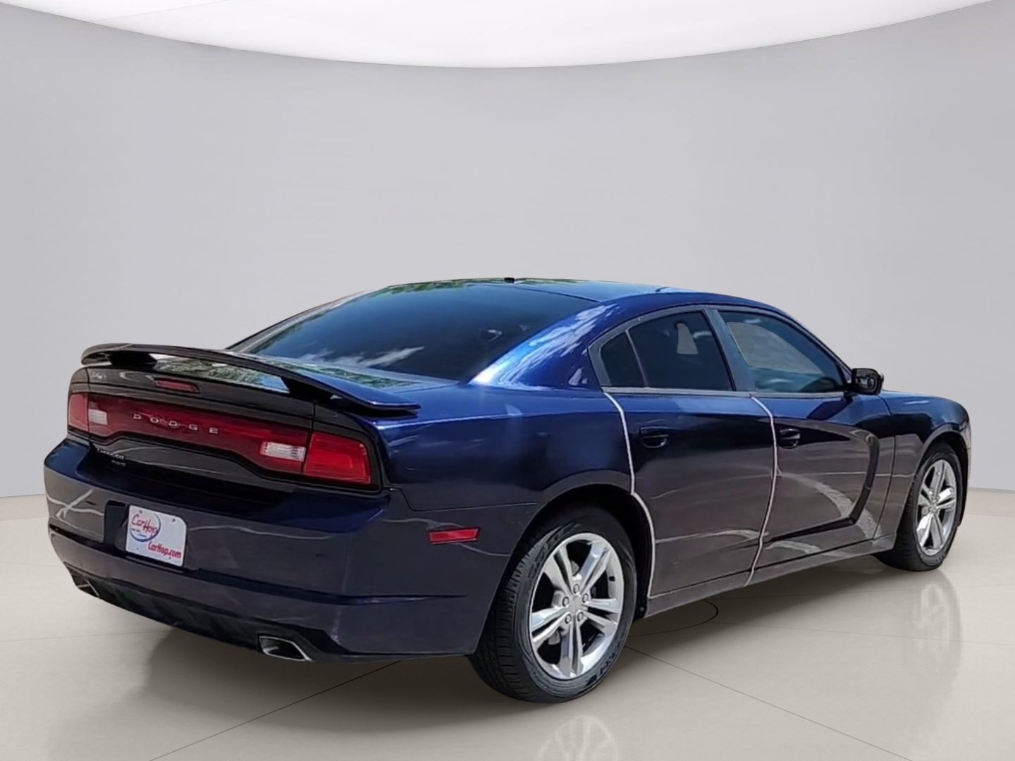 Used 2013 Blue Dodge SXT image 5