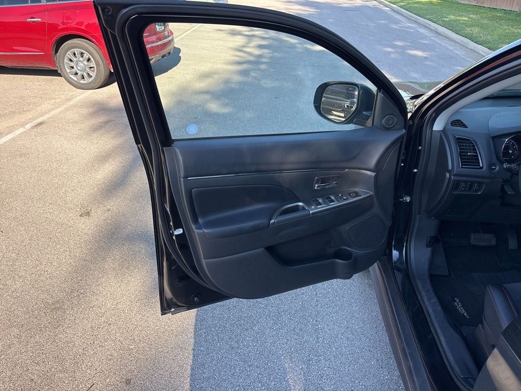 Certified Used 2025 Black Mitsubishi  image 22