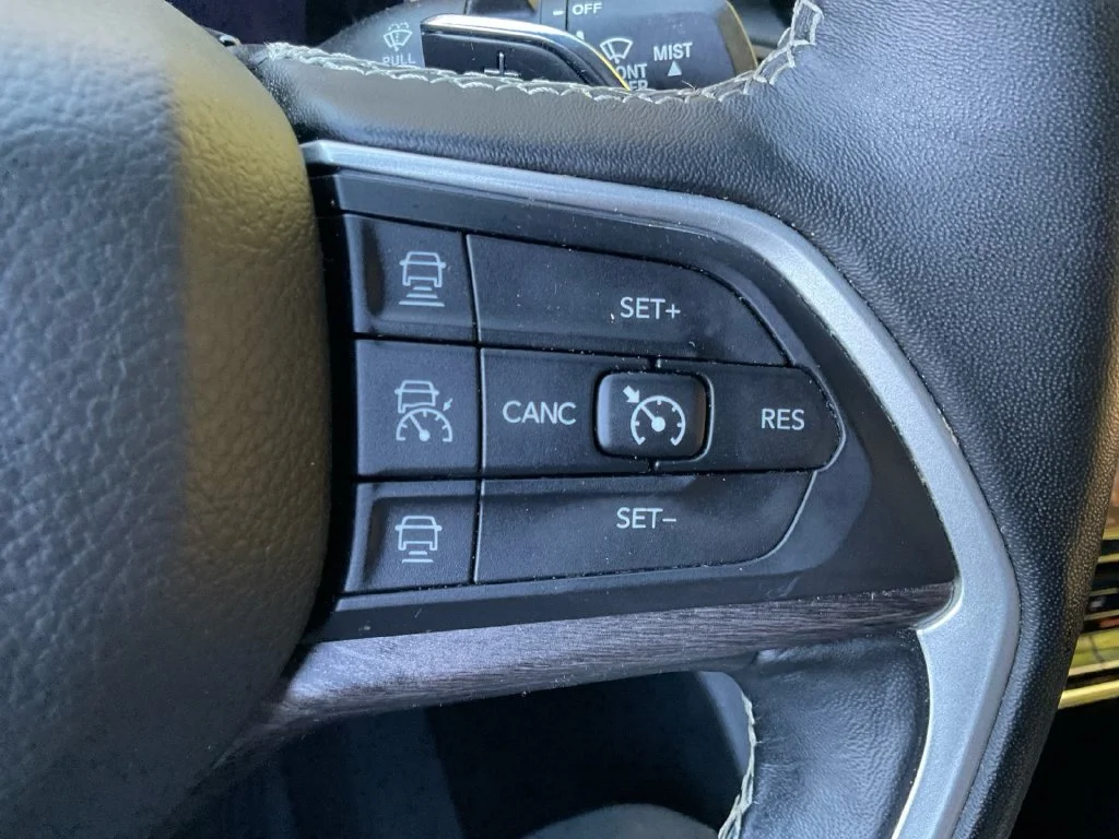 Used 2022 Black Jeep Limited image 37