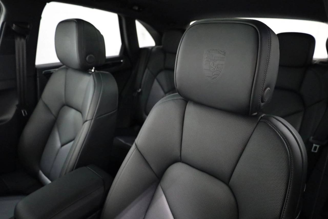 Used 2026 Gentian Blue Metallic Porsche  image 19