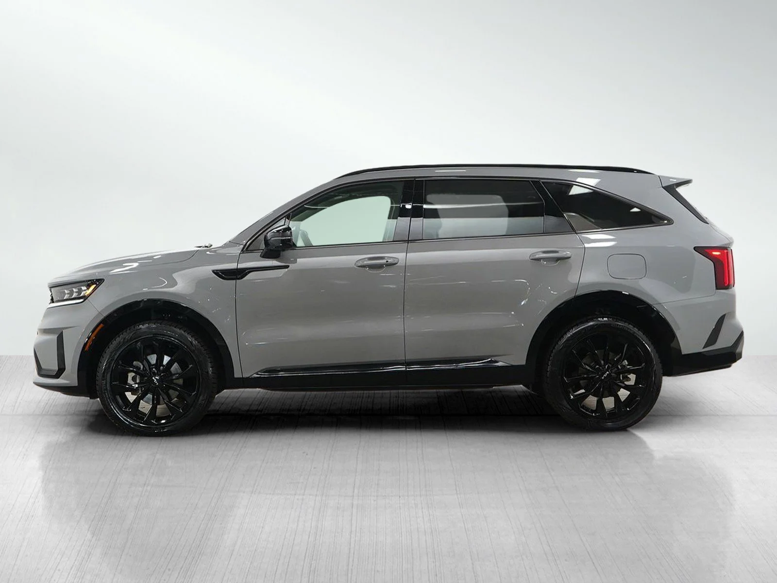 Used 2023 Kia Sorento SX Prestige with VIN 5XYRKDLF4PG163800 for sale in Burnsville, Minnesota