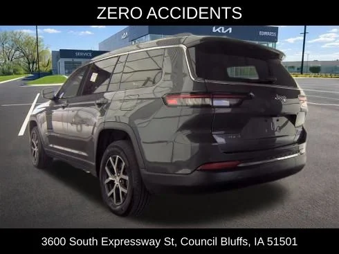 Used 2023 Gray Jeep Limited image 6