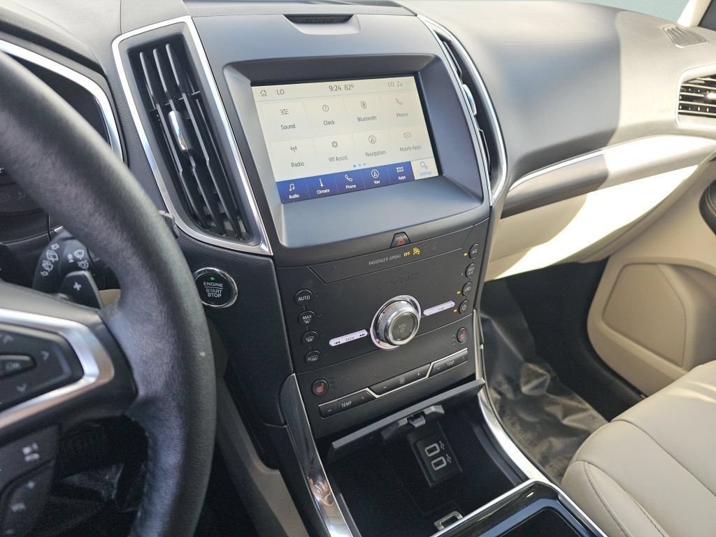 Used 2020 White Metallic Ford Titanium image 32