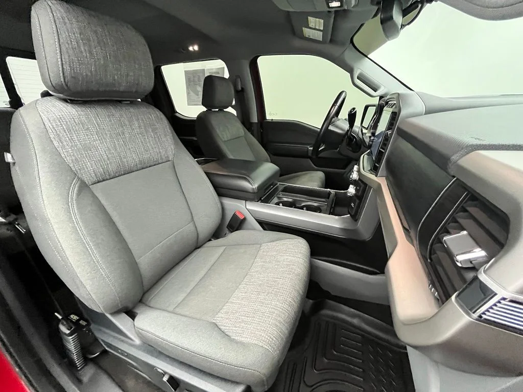 Used 2021  Ford XLT image 33
