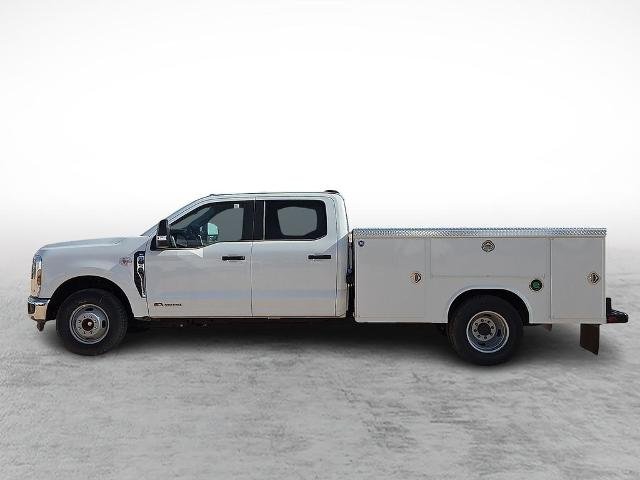 2025 Ford F-350 Super Duty Chassis Cab XL - Photo 31