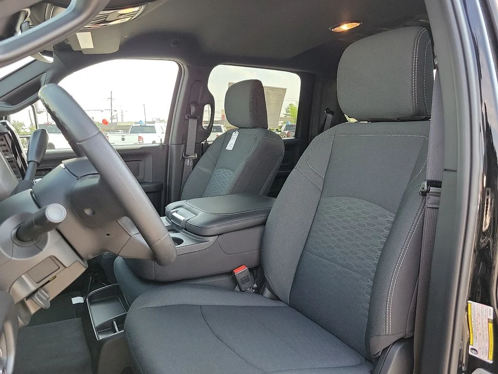 2025 RAM 2500 Tradesman - Photo 11