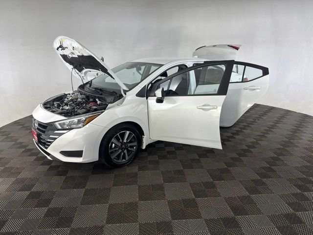 Used 2025 White Nissan 1.6 SV image 10