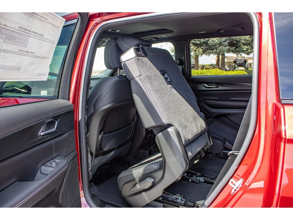 New 2026 Velvet Red Pearlcoat Jeep Laredo X image 40