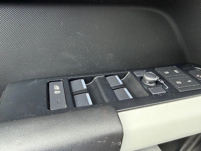 Used 2022 Fuji White Land Rover X-Dynamic HSE image 20