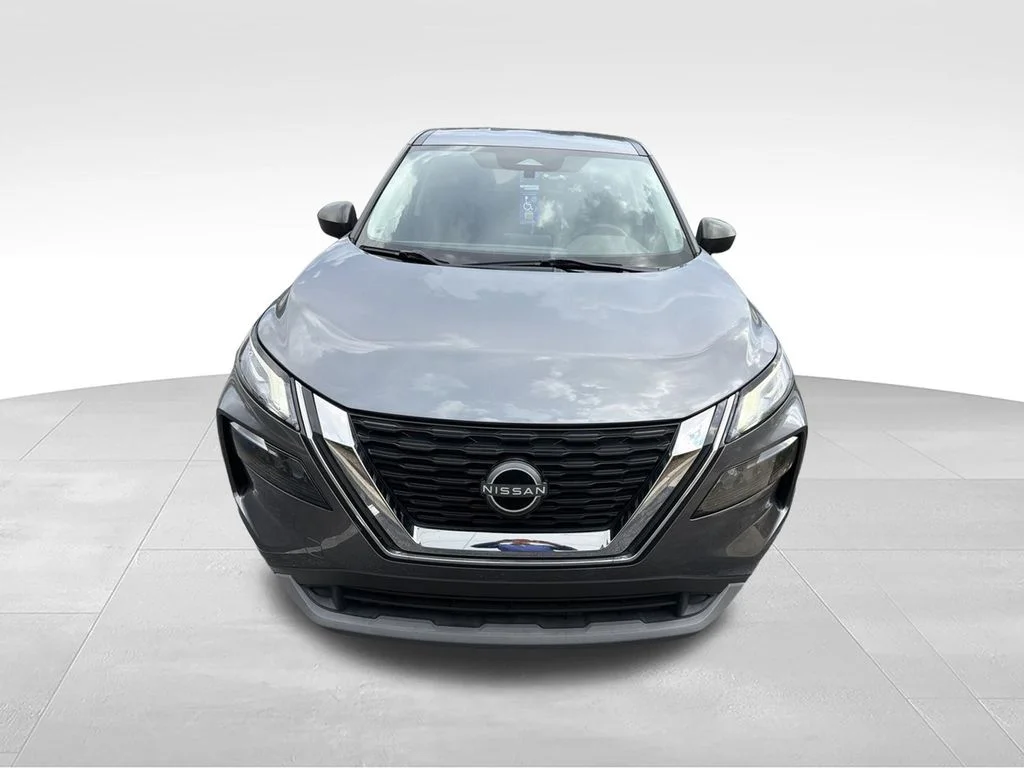 Used 2023 Gray Nissan S image 1