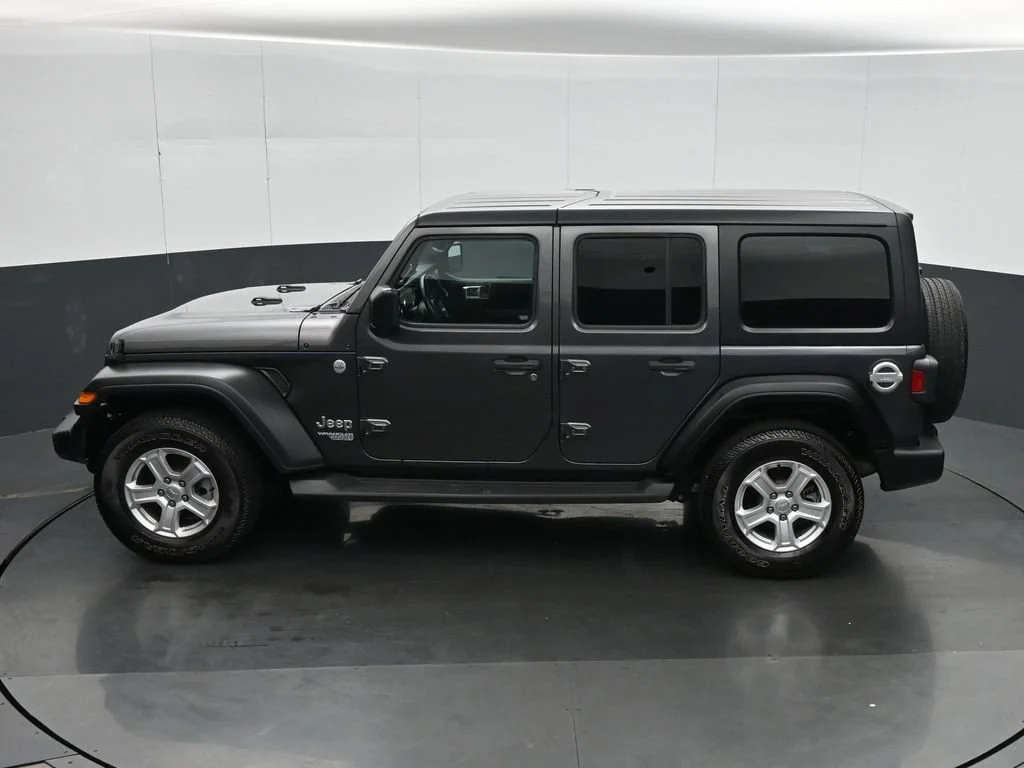 Used 2018 Gray Jeep Unlimited Sport S image 18