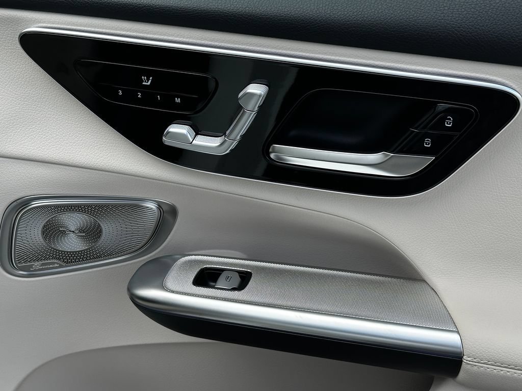 New 2026 Polar White Mercedes-Benz GLC 300 image 55