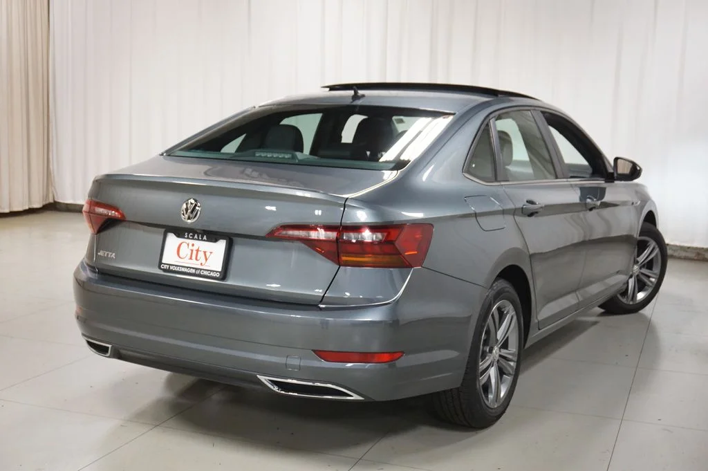 Used 2019 Platinum Gray Metallic Volkswagen R-Line image 19
