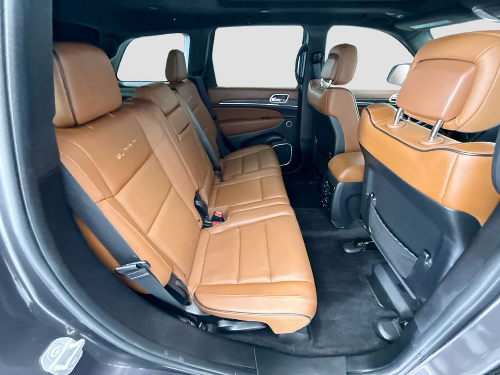 Used 2018 Crystal Metallic Jeep Summit image 20