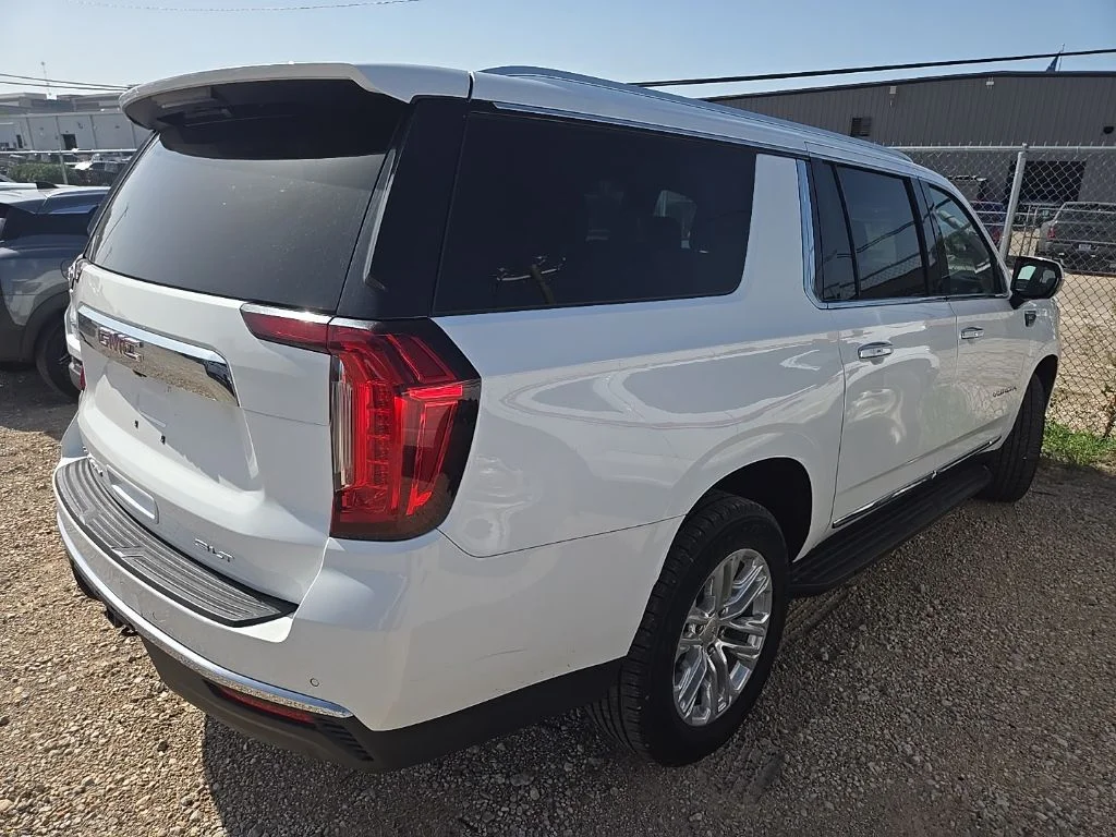 Used 2024 White GMC SLT image 3