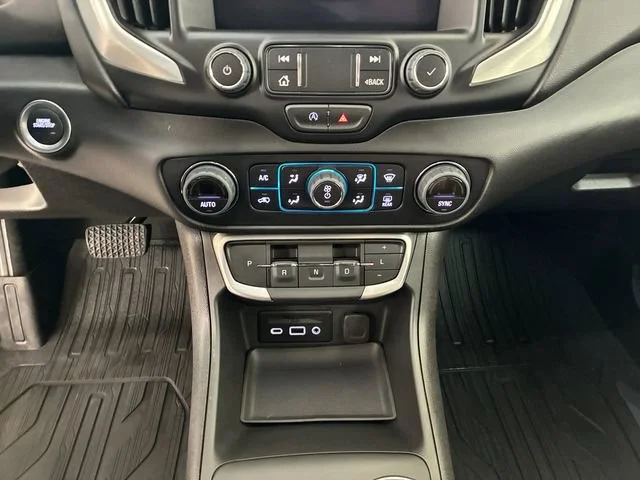 Certified Used 2024 Sterling Metallic GMC SLT image 21
