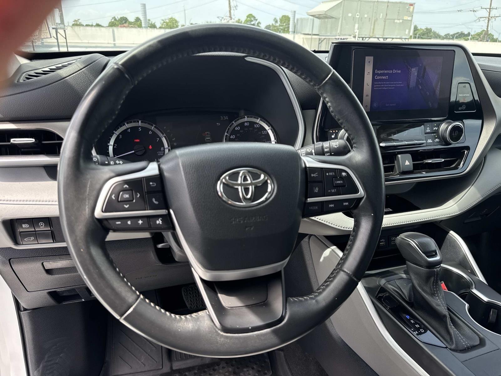 Used 2023 Wind Chill Pearl Toyota XLE image 22