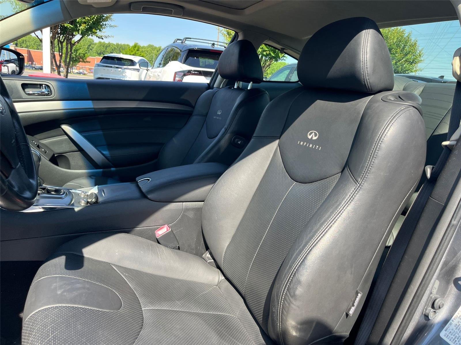Used 2012 Graphite Shadow INFINITI Journey image 16