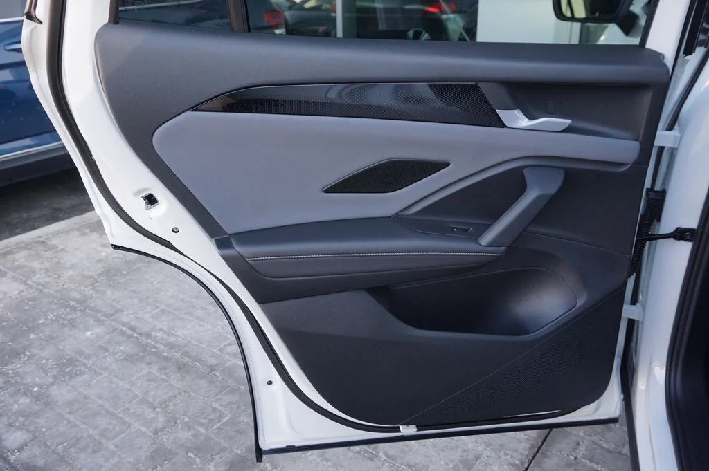 New 2026 White/off-white Volkswagen 2.0T SE R-Line Black image 25